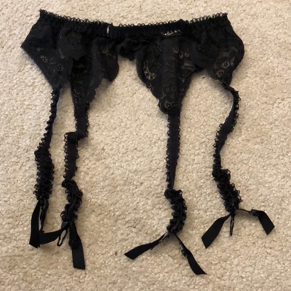 Black lace VS garter belt - Picture 7 of 13